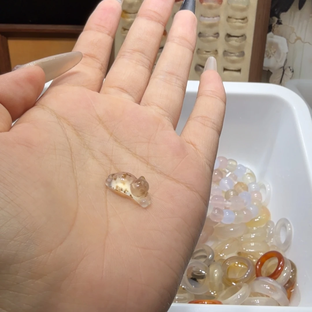 淼***玛瑙/玉髓未镶嵌颈饰无鉴赏