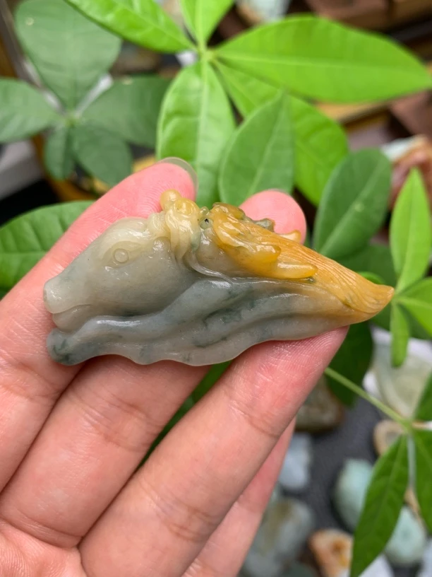 天然缅甸翡翠A货毛货龙马精神