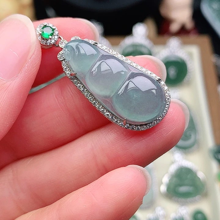 颈饰银S925镶嵌翡翠吊坠