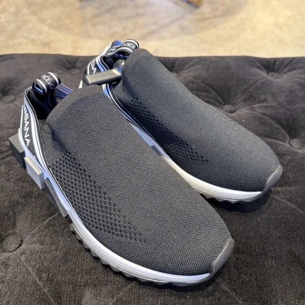 （可可在米兰）D...G（奥莱）冬季大促黑色袜子鞋