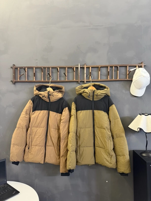 A64500户外系列连帽拼色宽松运动保暖棉服