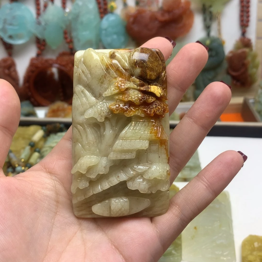 蛇纹石玉颈饰未镶嵌锦****?