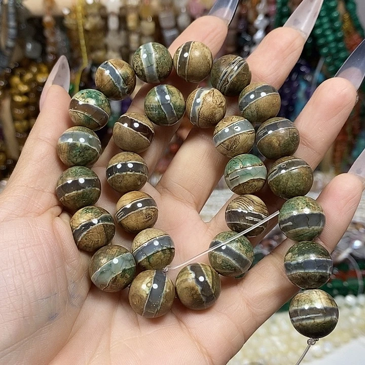 玛瑙/玉髓未镶嵌珠宝半成品一线玛瑙卡13.7mm