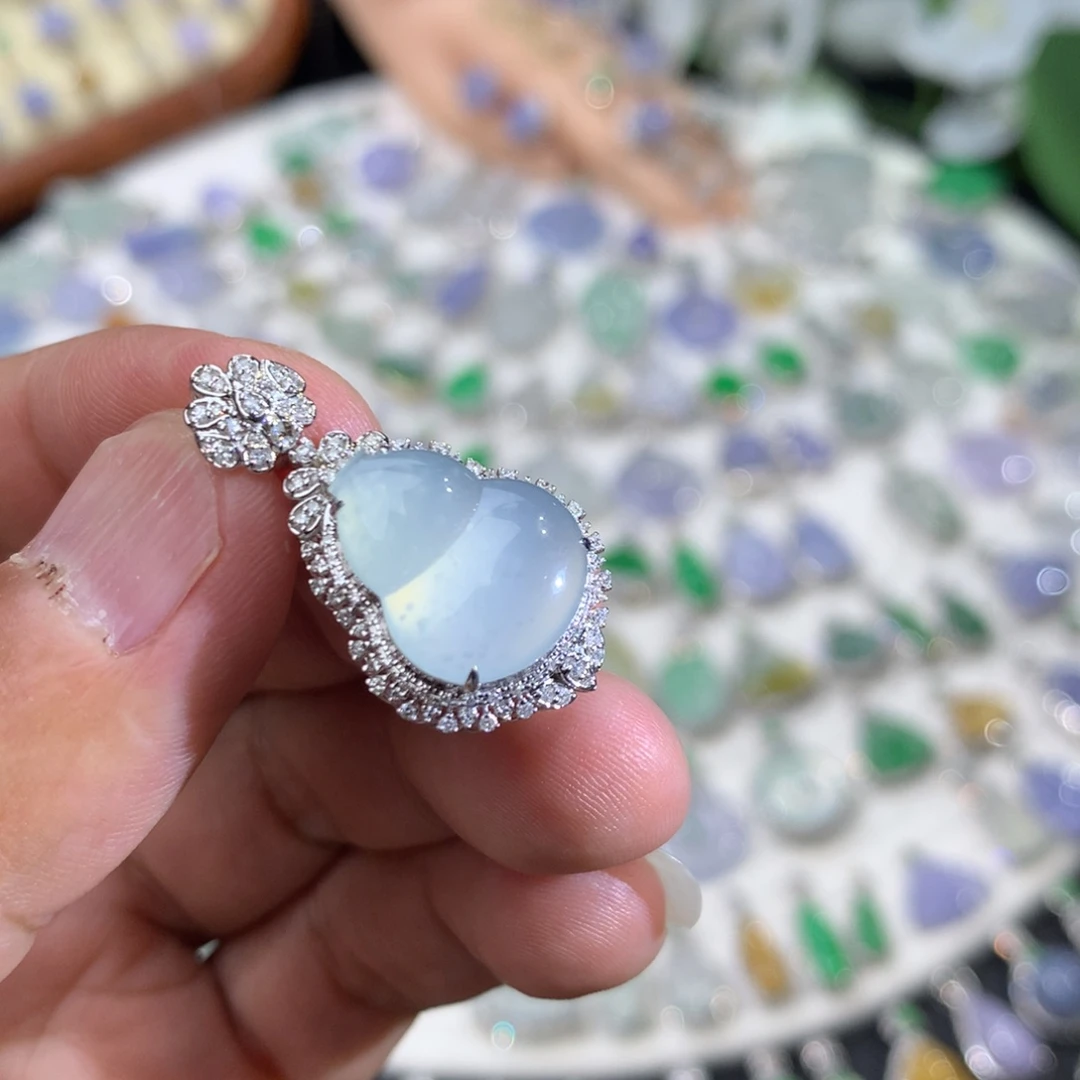 吊坠(不含链)18K金镶嵌翡翠