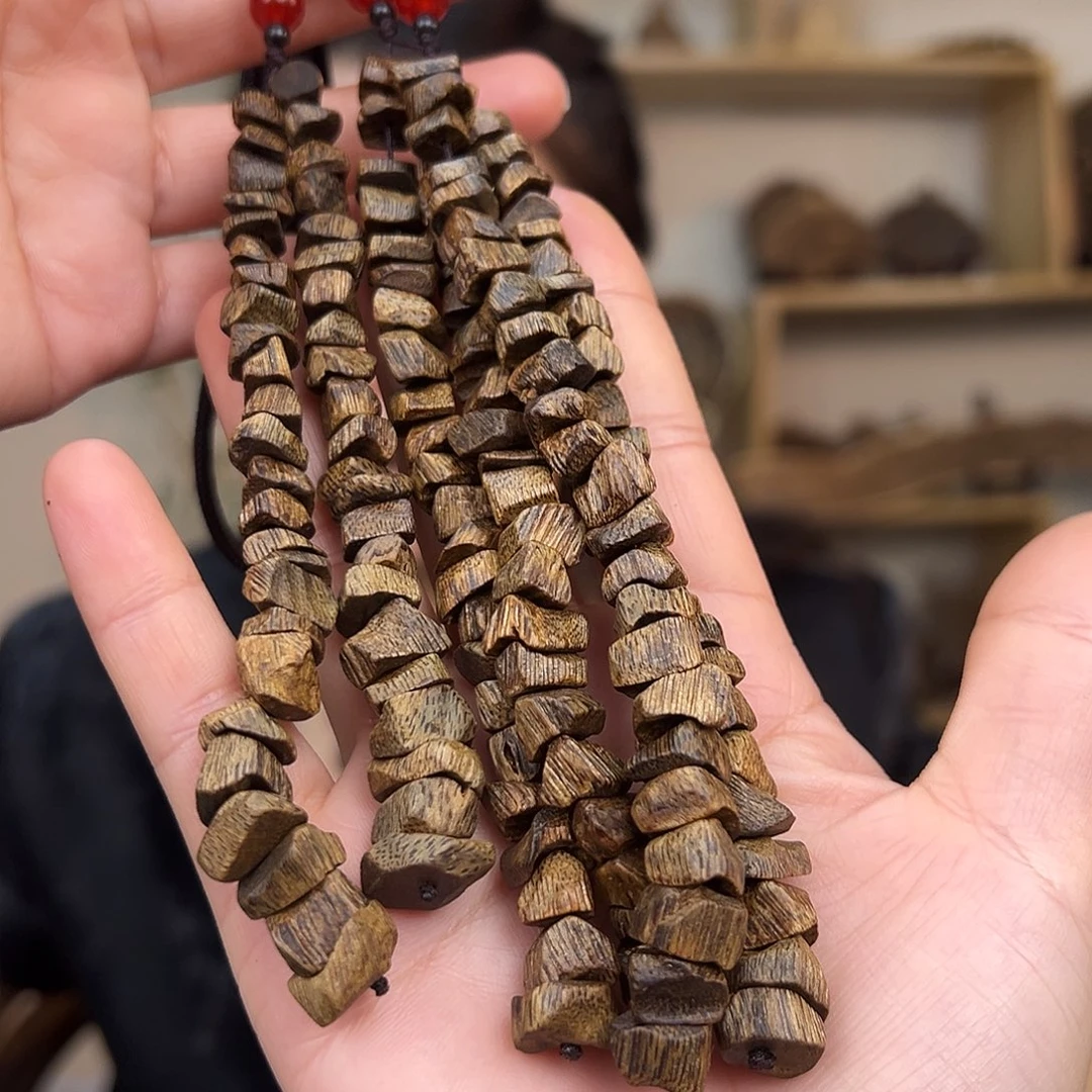 沉香吊坠海南白奇金丝红油天然壳子挂件多样性发货一条