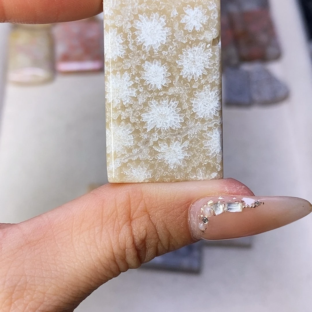 合金颈饰硅化玉千*