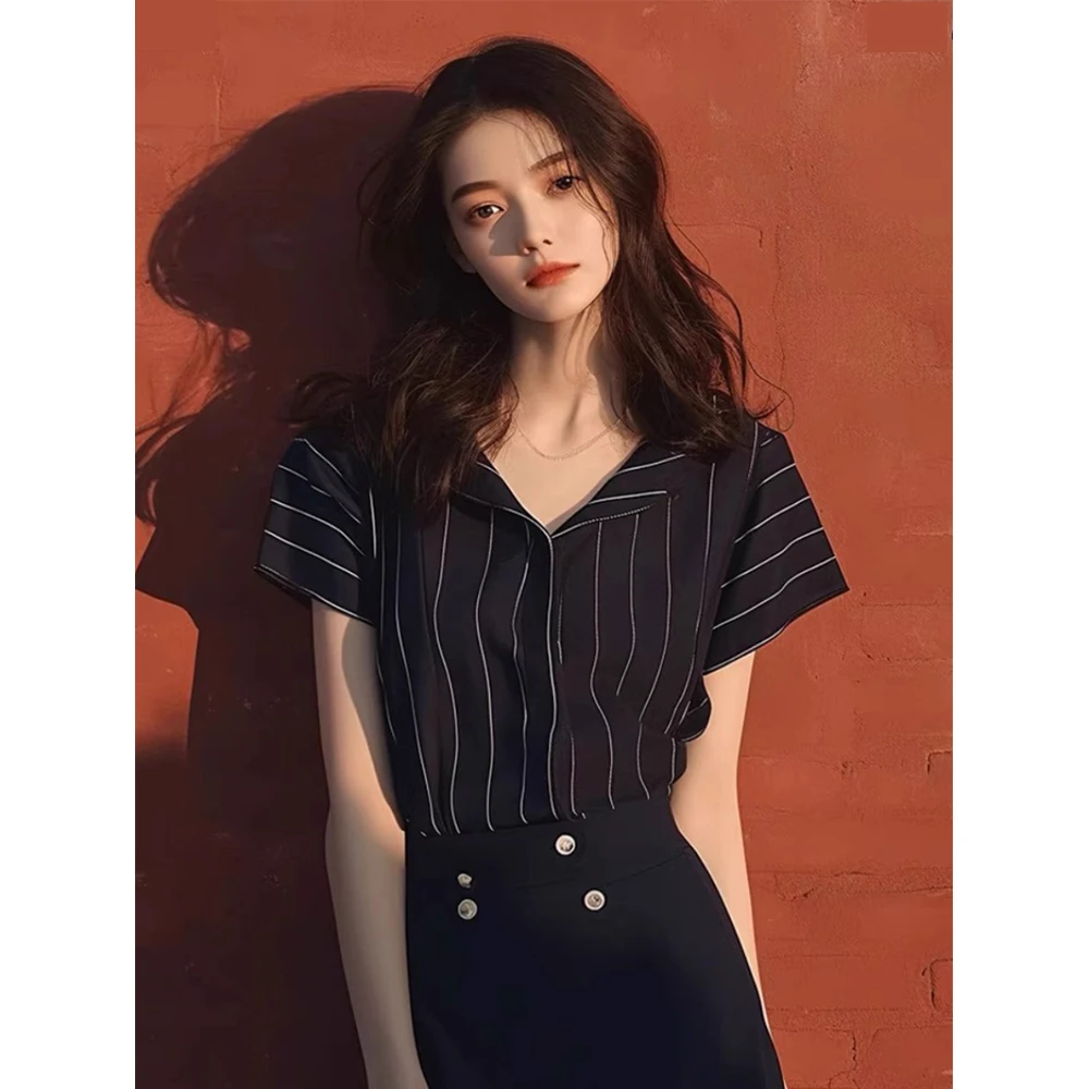 设计感小众时尚条纹气质衬衫2025夏季时尚休闲显瘦上衣职场潮女