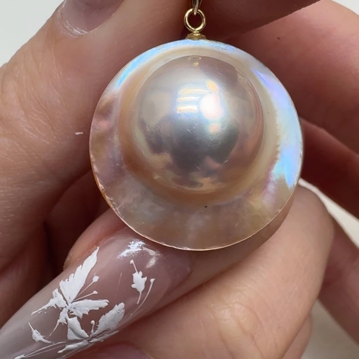 未镶嵌拼合珍珠（马贝珠）颈饰