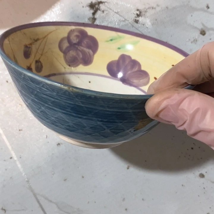 瓷片美联釉下手绘碗口径12.5厘米
