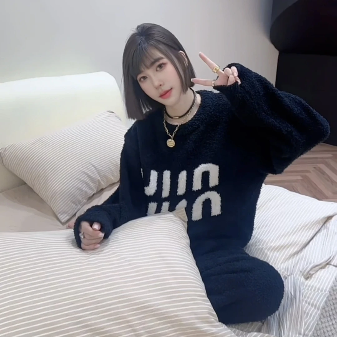 韩版字母软绵绵冬季半边绒宽松休闲加厚保暖牛奶绒家居服24505