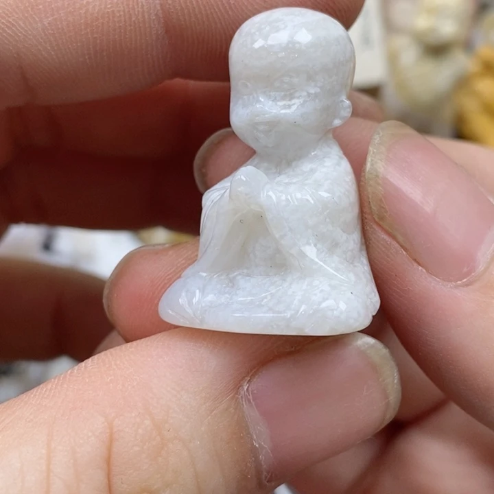 颈饰未镶嵌硅化珊瑚（珊瑚玉）