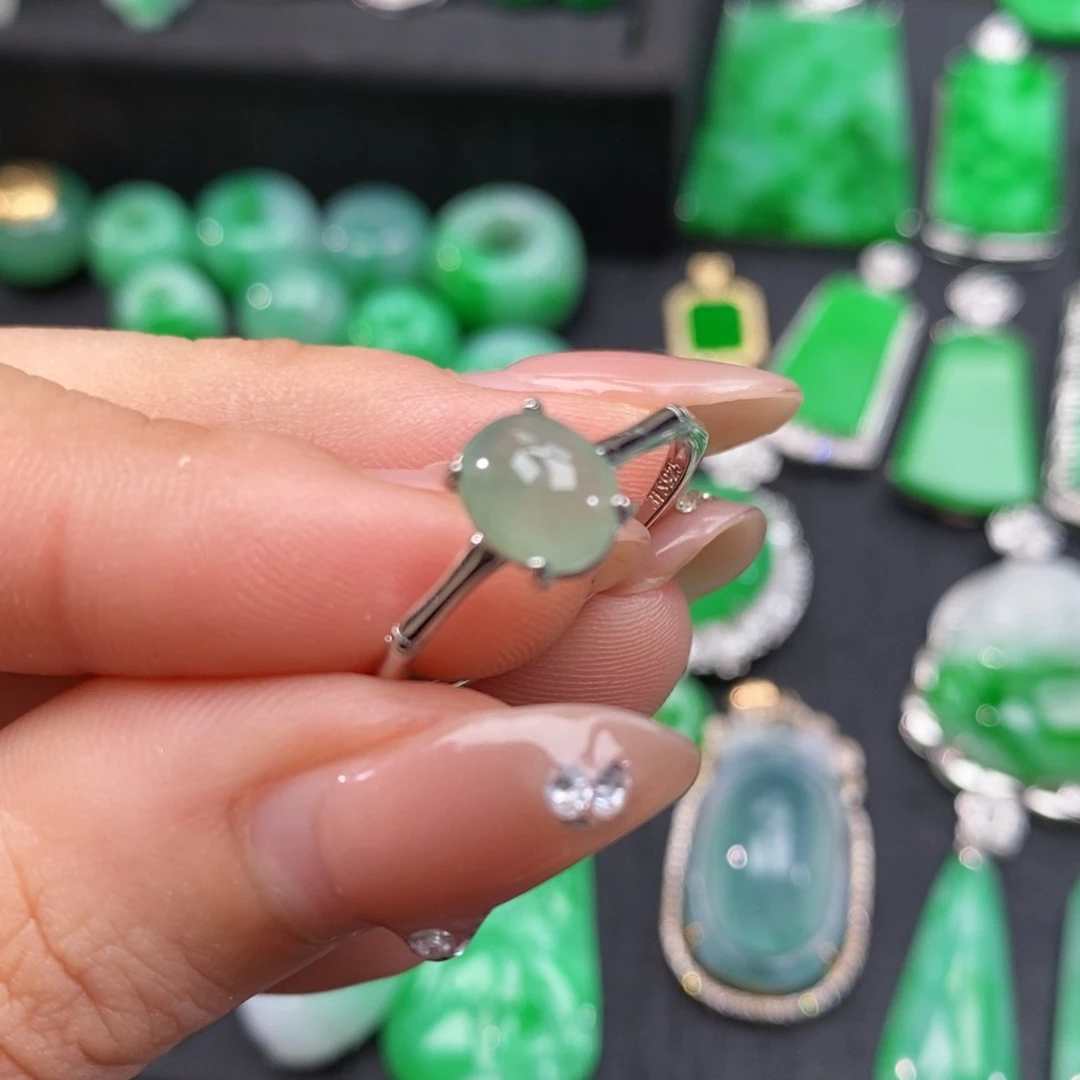 翡翠戒指未镶嵌翡翠