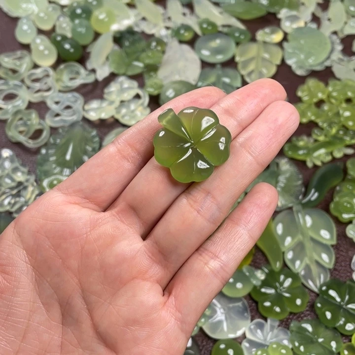 合金蛇纹石玉颈饰