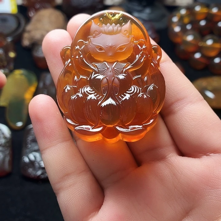 琥珀未镶嵌颈饰，，