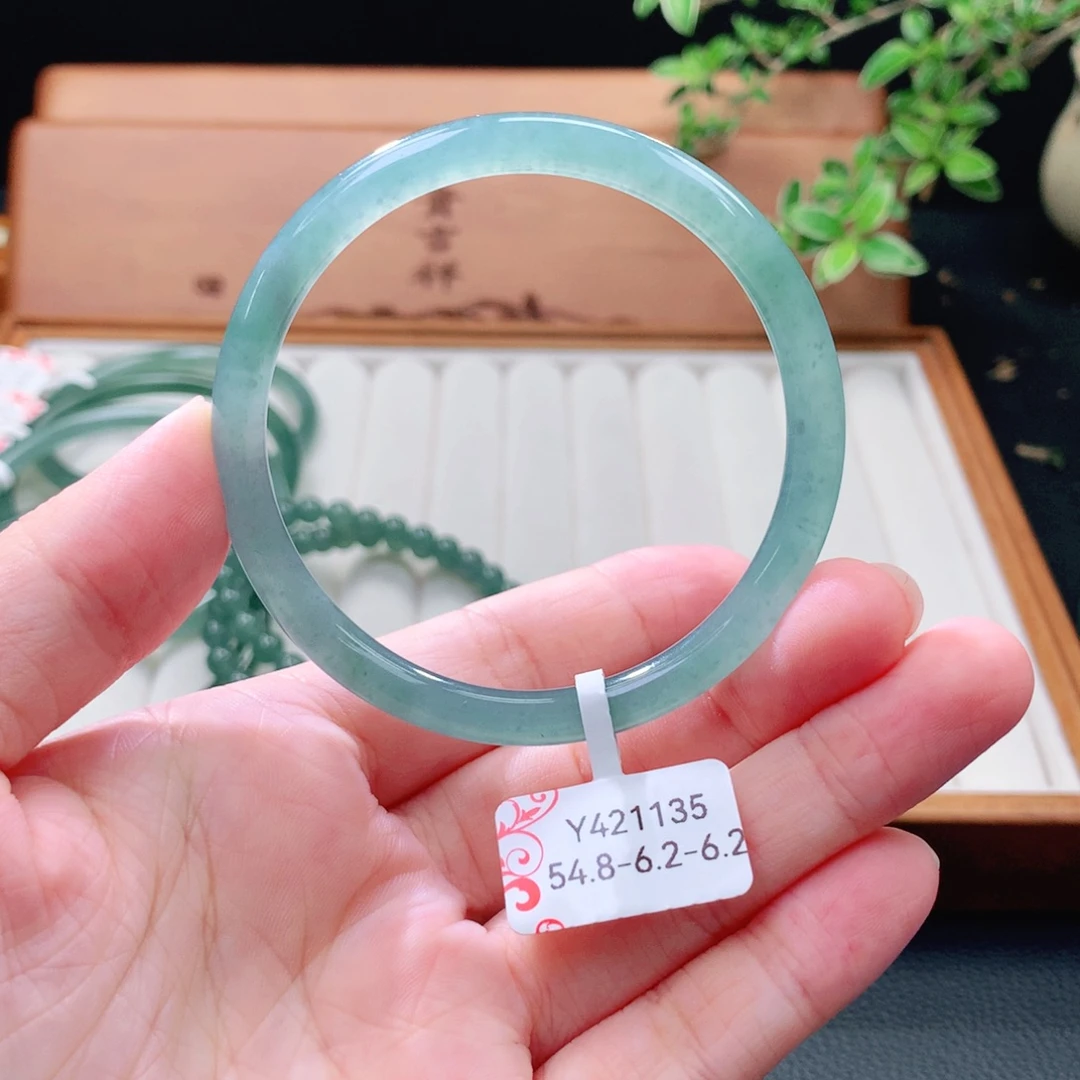 未镶嵌手镯（圆镯）翡翠