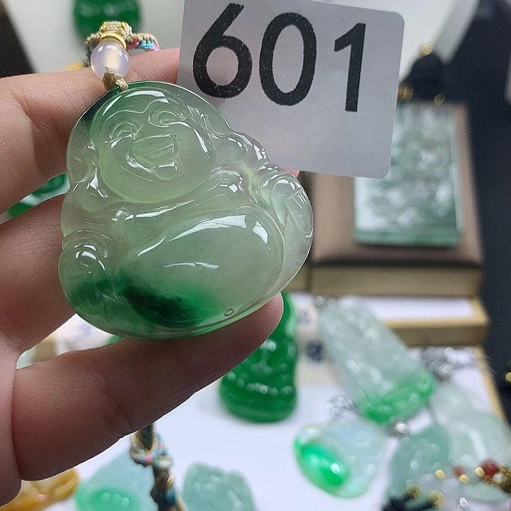 吊坠(赠链)未镶嵌翡翠