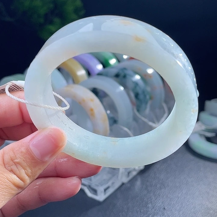 定制翡翠未镶嵌翡翠手镯