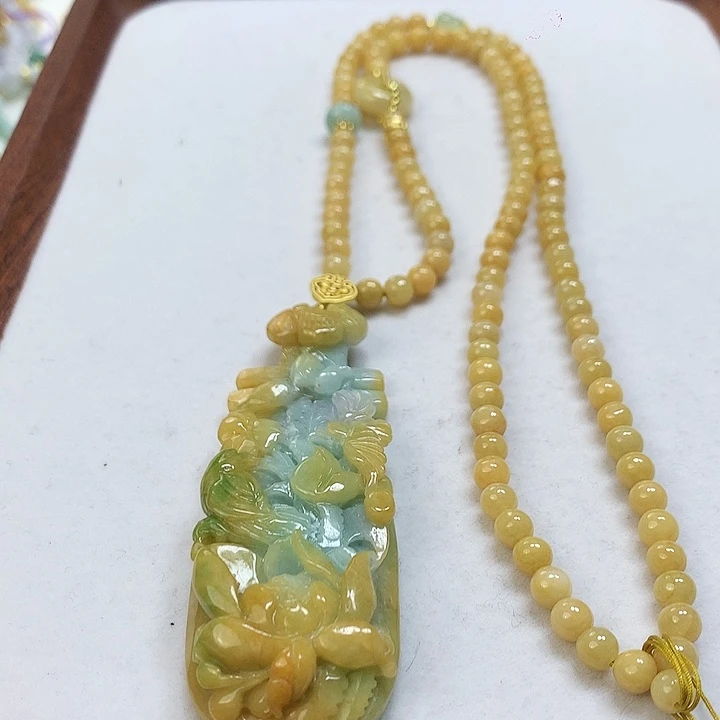 翡翠颈饰未镶嵌吊坠