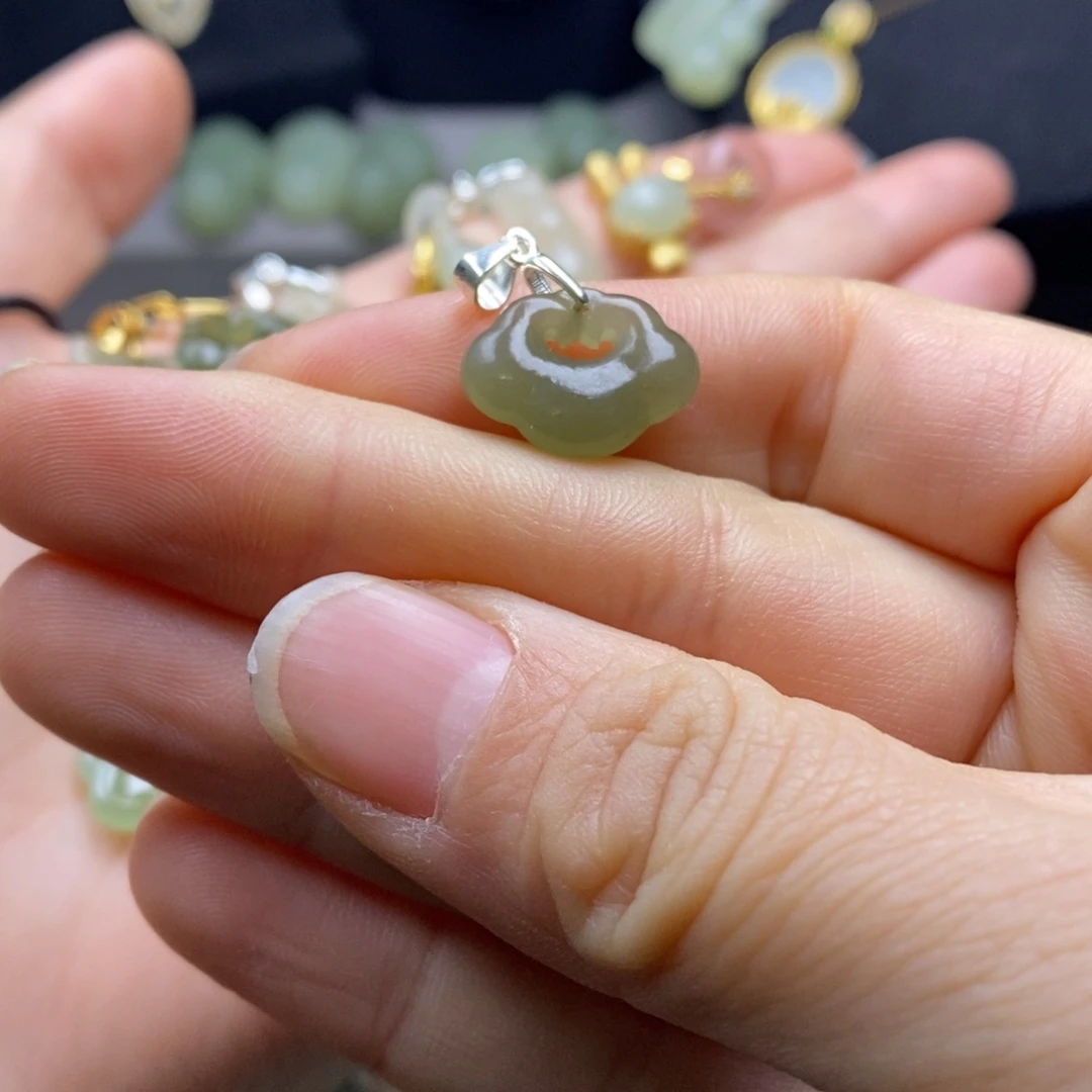 和田玉（青玉）未镶嵌颈饰