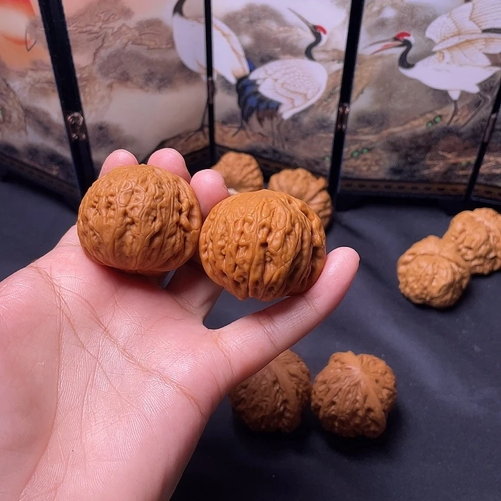 核桃40铁锤。