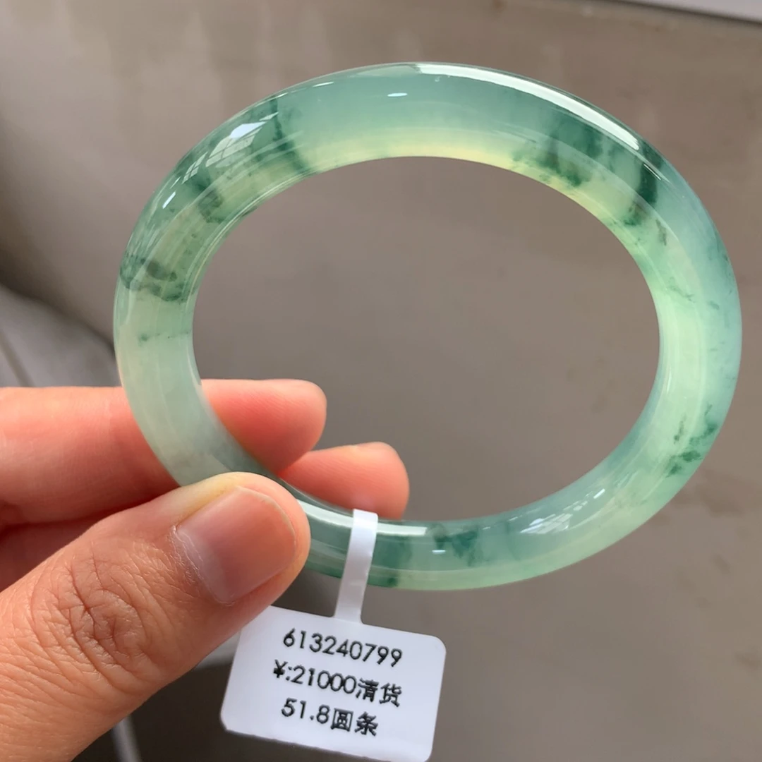 翡翠未镶嵌手镯【回流上新强推】冰胶绿花起光
