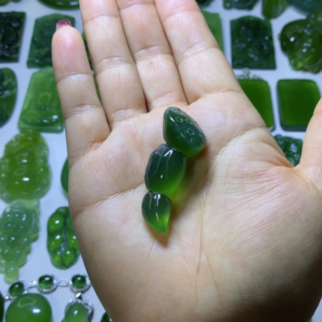 【闪购商品】蛇纹石玉颈饰未镶嵌