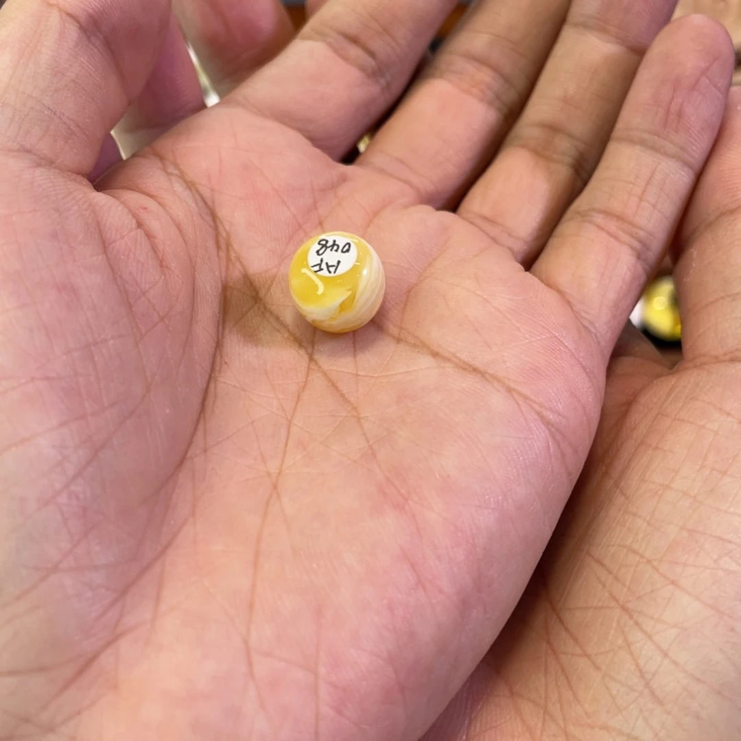 *****琥珀未镶嵌裸石金瓷白虎皮纹老型单珠
