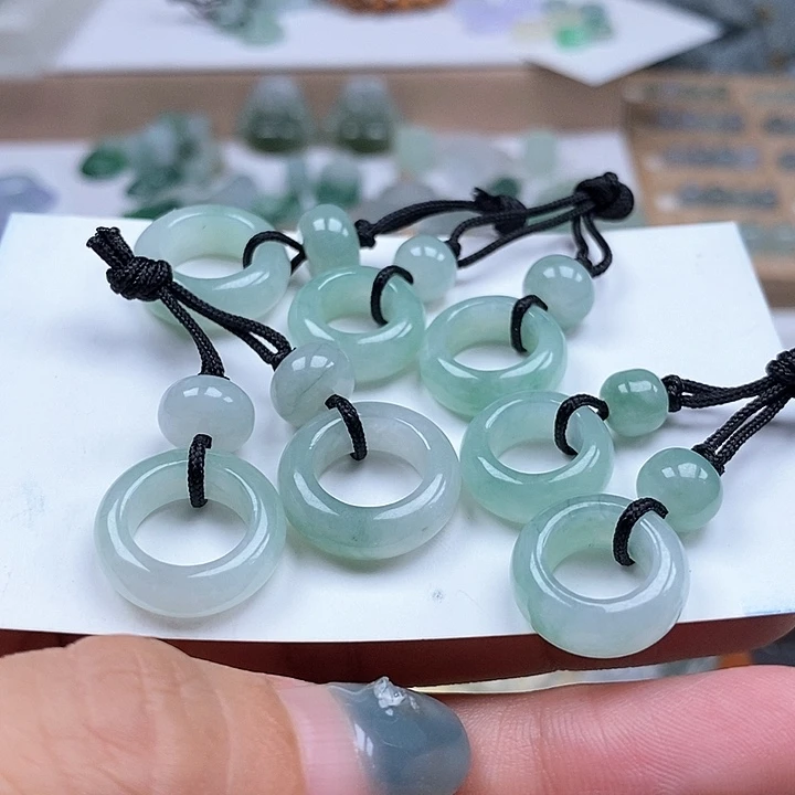 翡翠未镶嵌吊坠(不含链)一个60