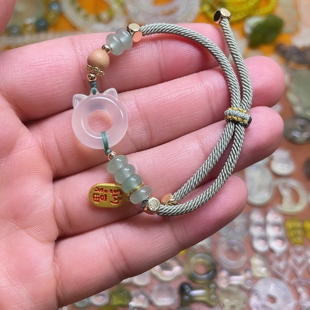 蛇纹石玉吊坠未镶嵌拉****仙