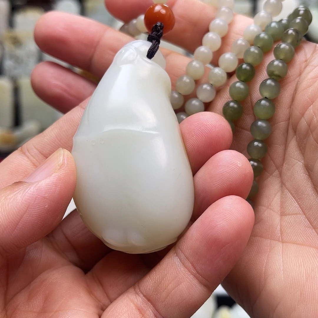 和田玉颈饰未镶嵌