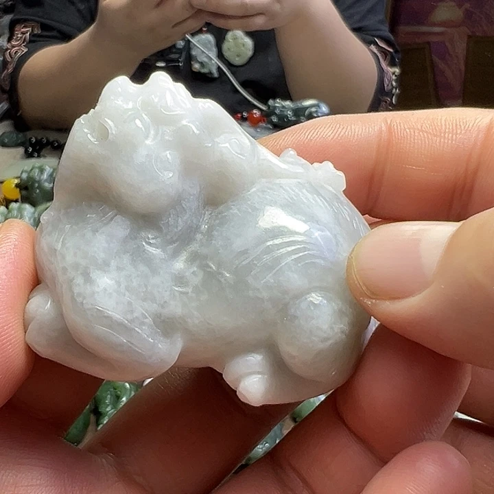 和田玉未镶嵌颈饰貔貅手把件