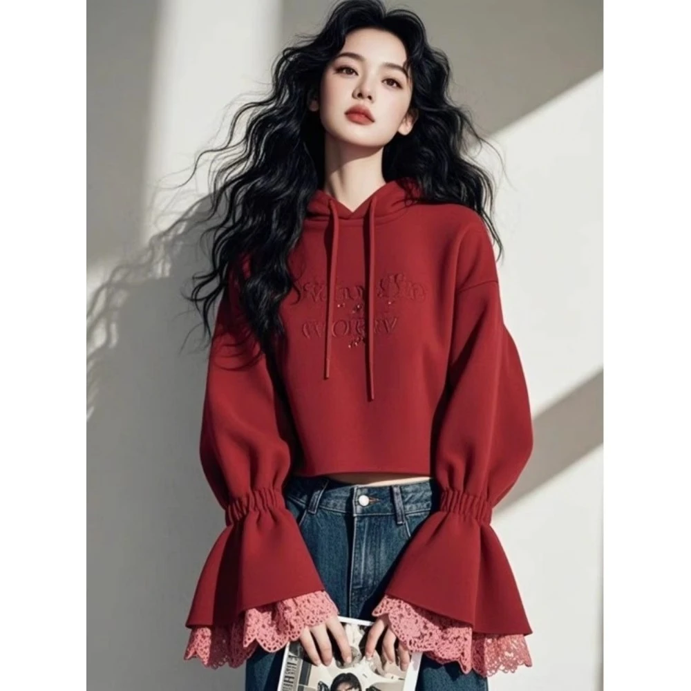 蕾丝拼接喇叭袖连帽红色卫衣女春秋新款时尚韩系洋气好看短款上衣