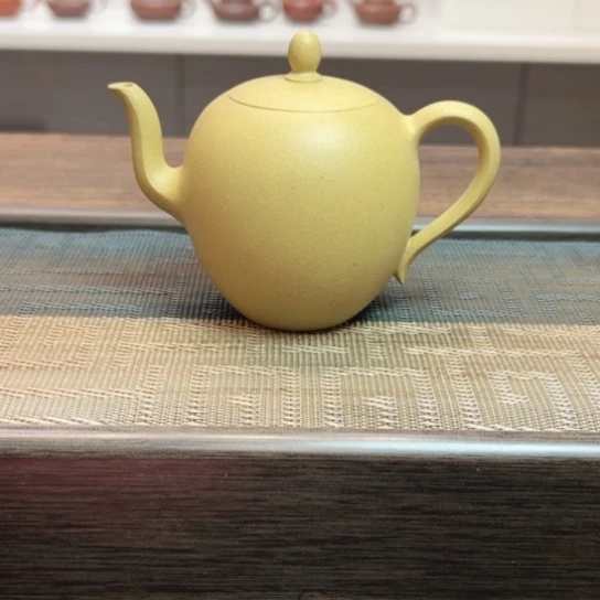 茶壶紫砂黄龙山原矿本绿半手工（200 cc）