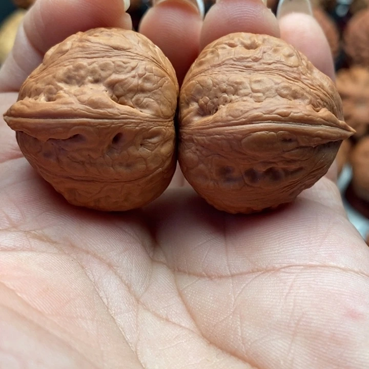 核桃精品文玩核桃手捻红唇