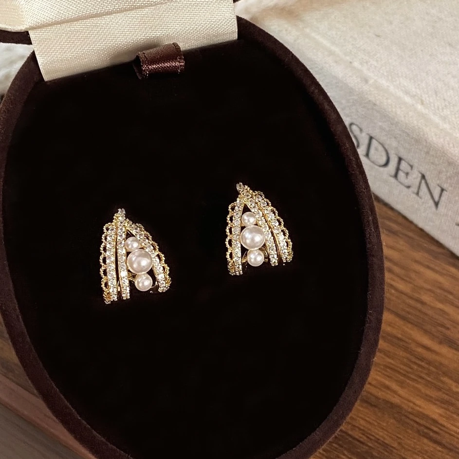 铜合金耳饰 金色蕾丝镶嵌珍珠耳环法式复古轻奢耳饰精致925银针