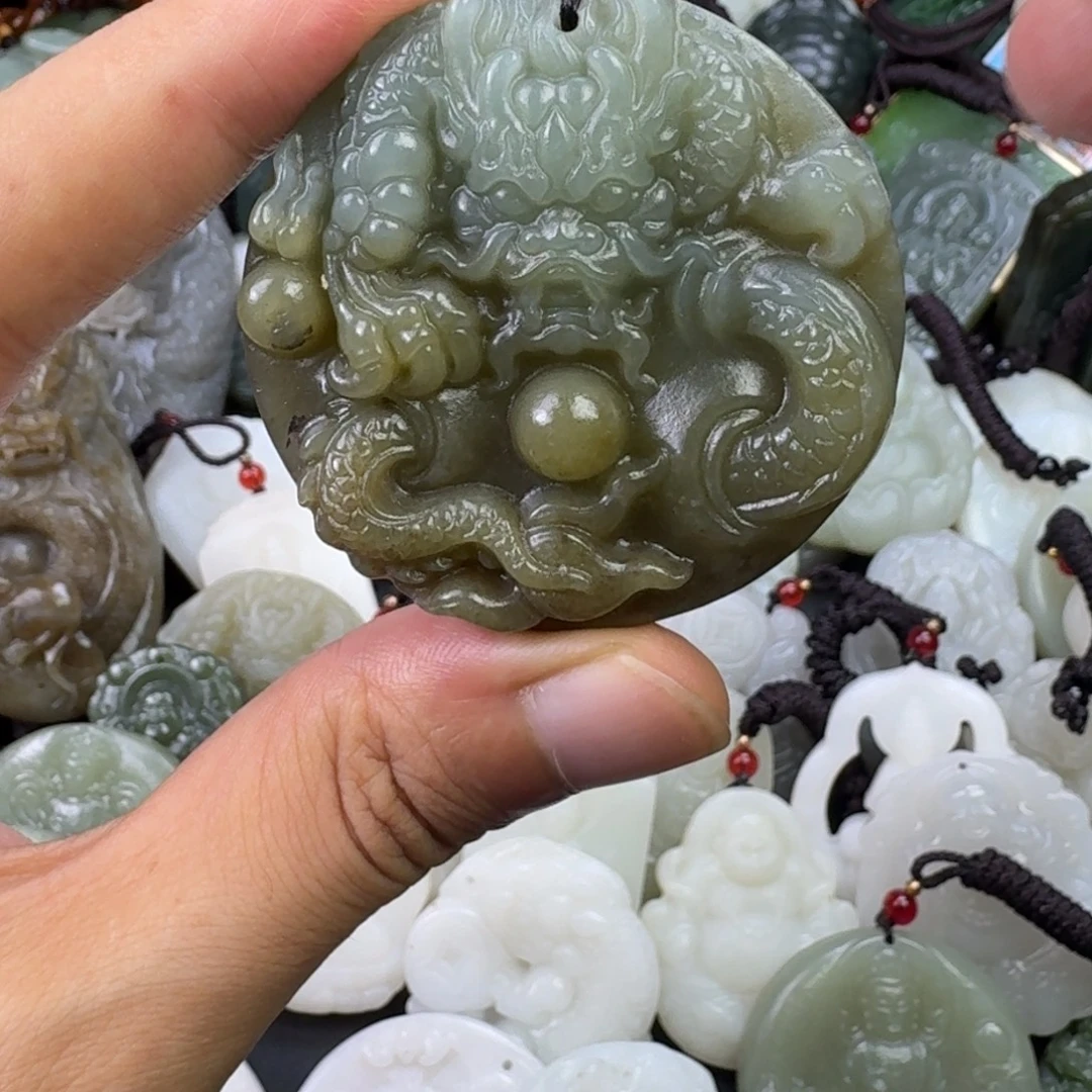 颈饰未镶嵌和田玉