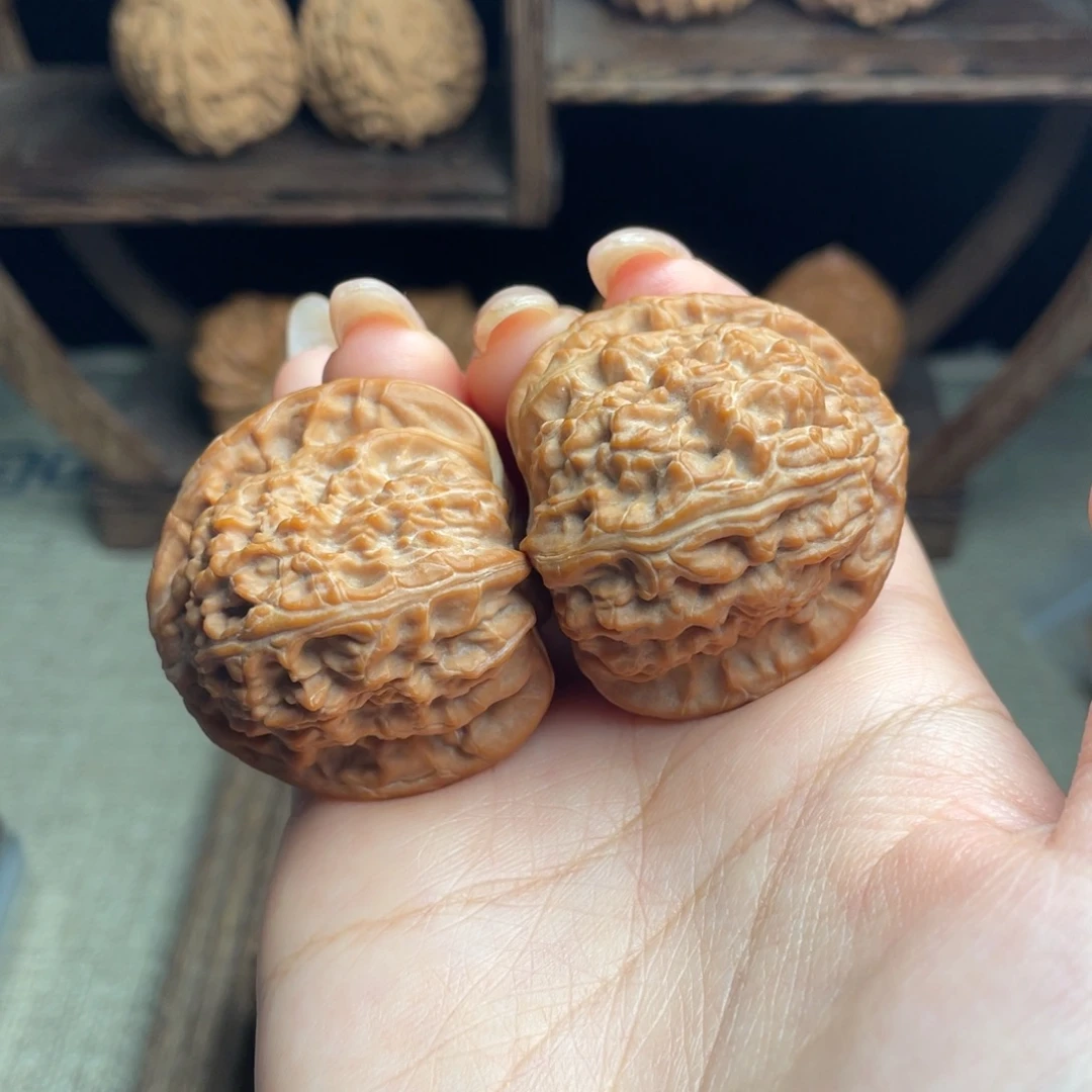 刘***)吊坠文玩核桃三角白39