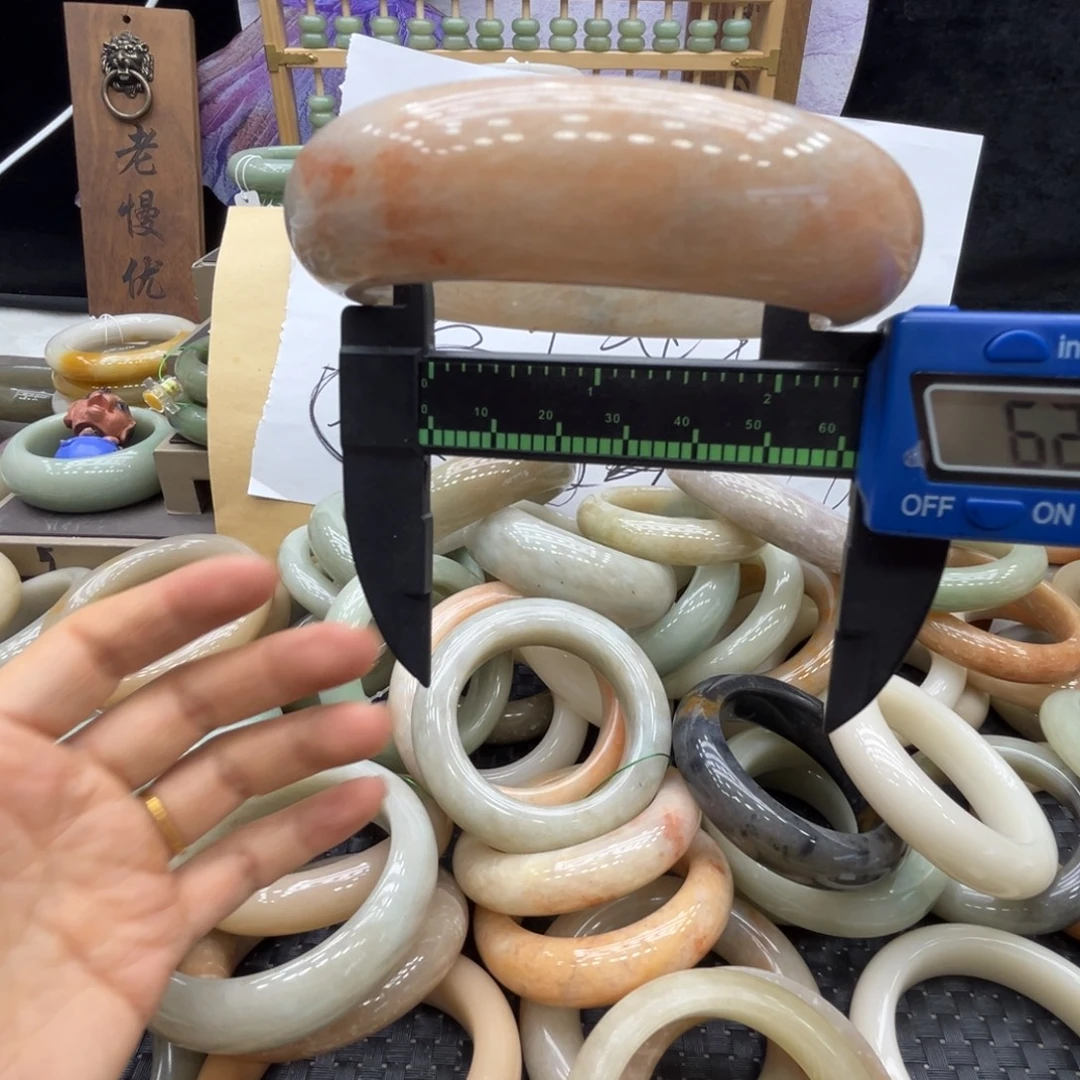 石英质玉未镶嵌手镯