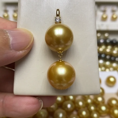 18K金镶嵌颈饰海水珍珠