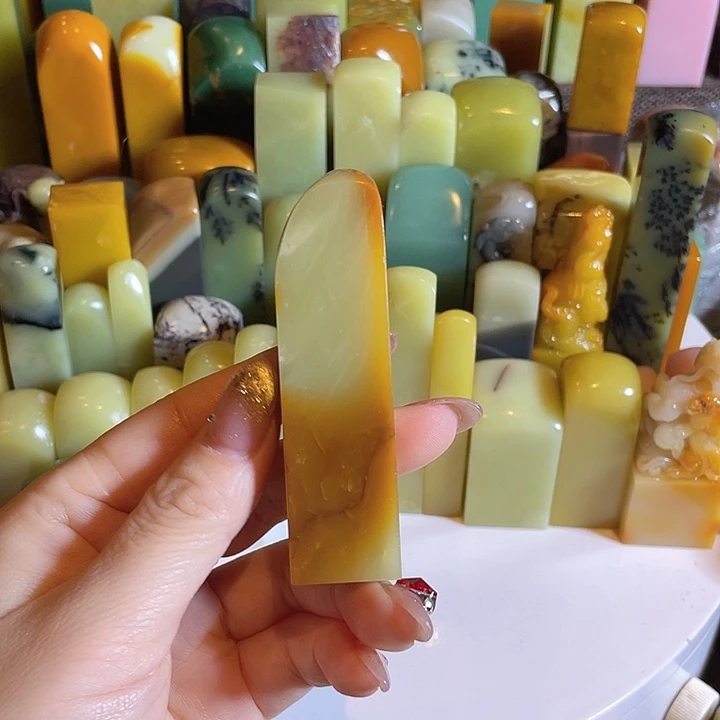 青田石老矿金玉石