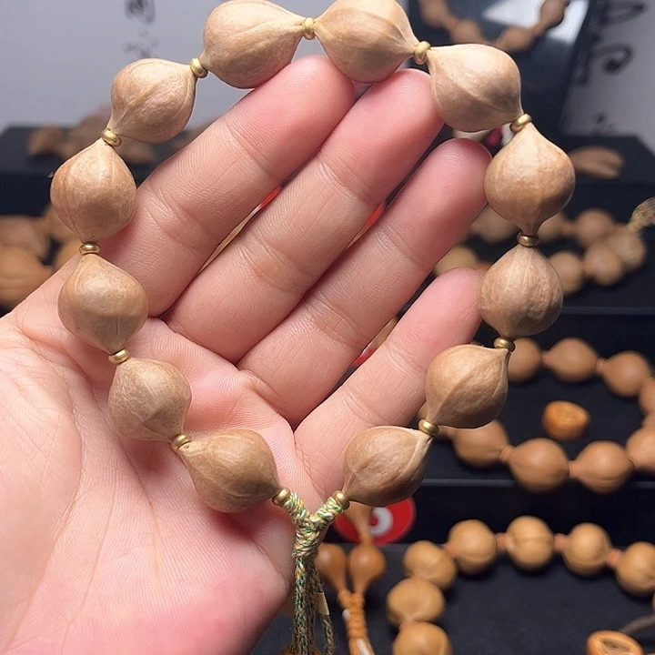 橄榄核手串蜜桃 福利 14.15