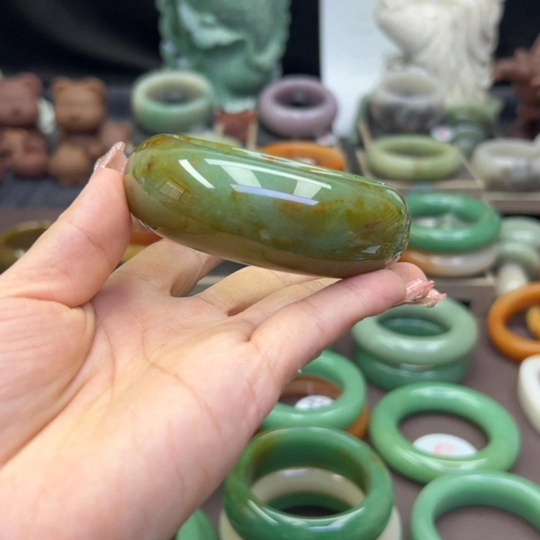 石英岩玉手镯未镶嵌