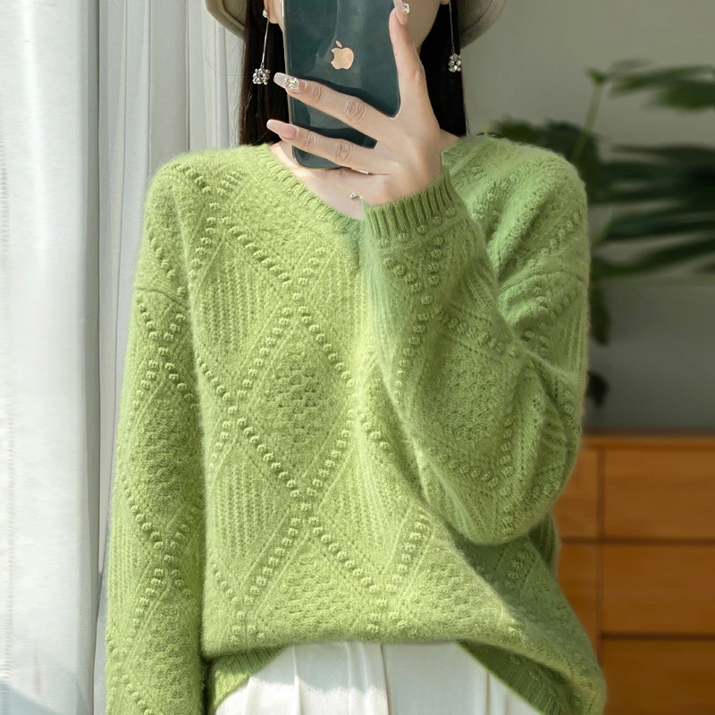 穿出高颜值~ 慵懒风V领钩花镂空羊毛衫女时尚宽松减龄款针织衫