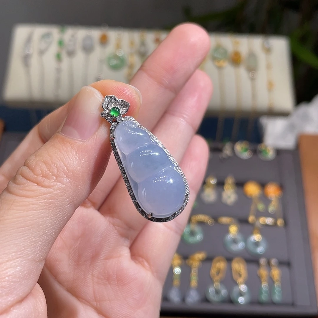 翡翠吊坠(不含链)18K金镶嵌冰紫福豆