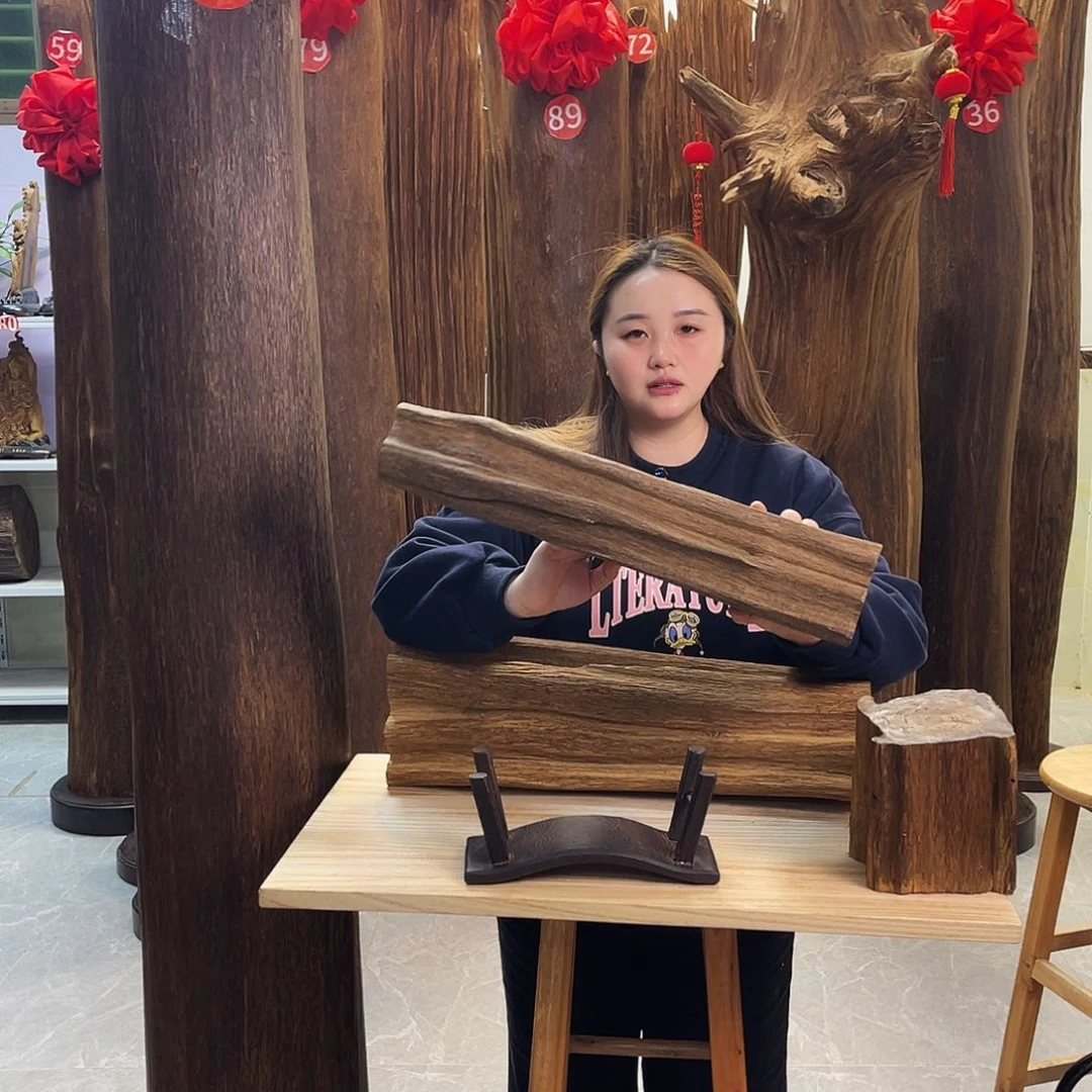 沉香碎屑沉香原材料