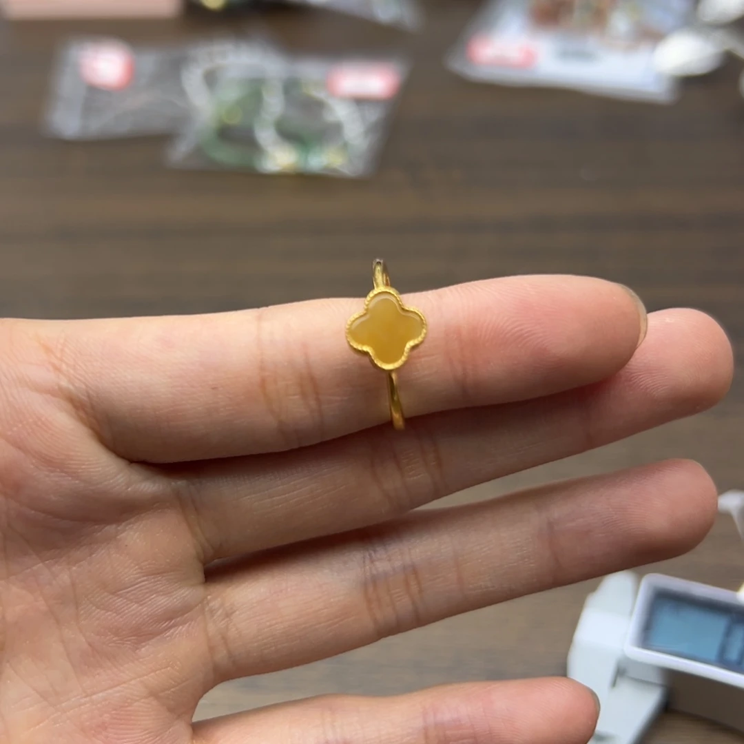 未镶嵌戒指和田玉610
