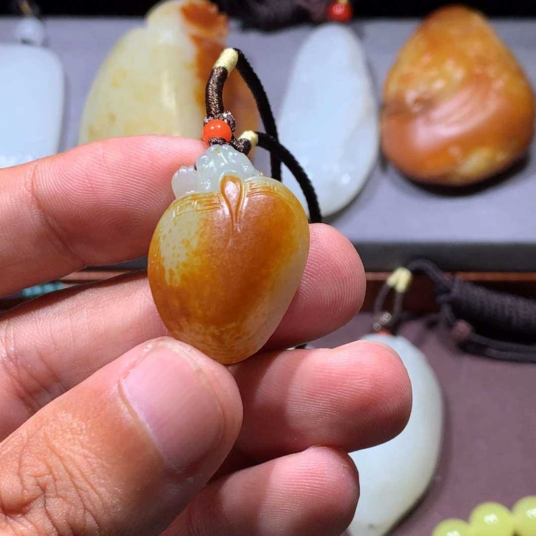 鹿***亽颈饰未镶嵌和田玉