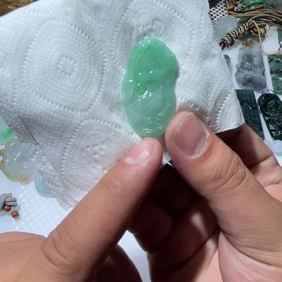 翡翠颈饰未镶嵌天然