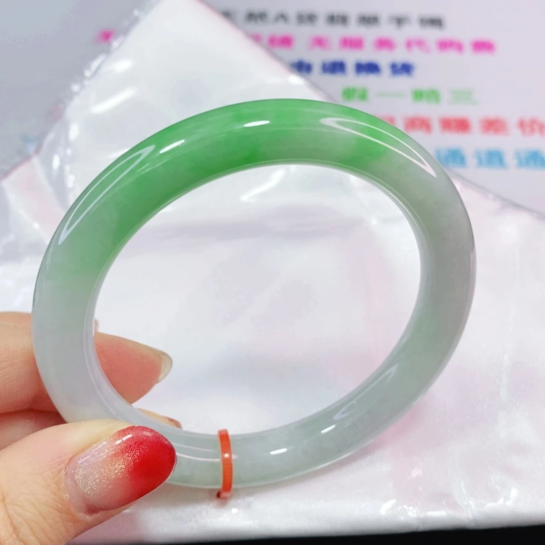 未镶嵌手镯（圆镯）翡翠57圈半山水冰润