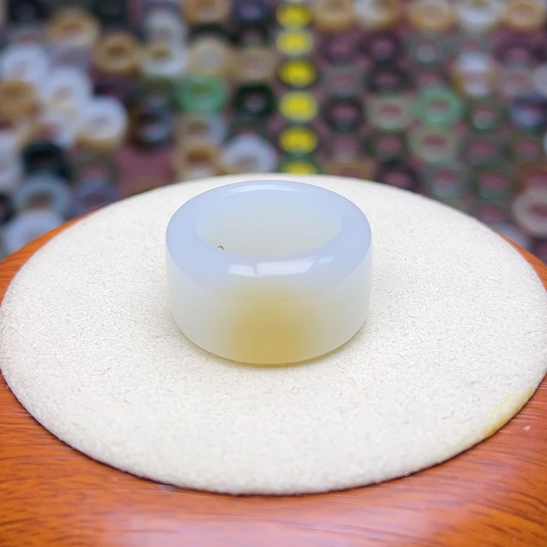 和田玉戒指未镶嵌17.9内径17号圈一口糖